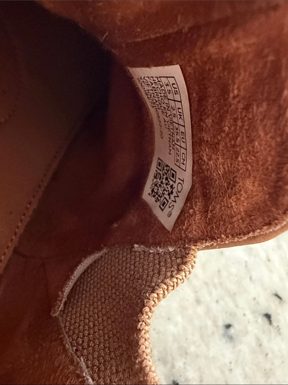 Toms stylish tan